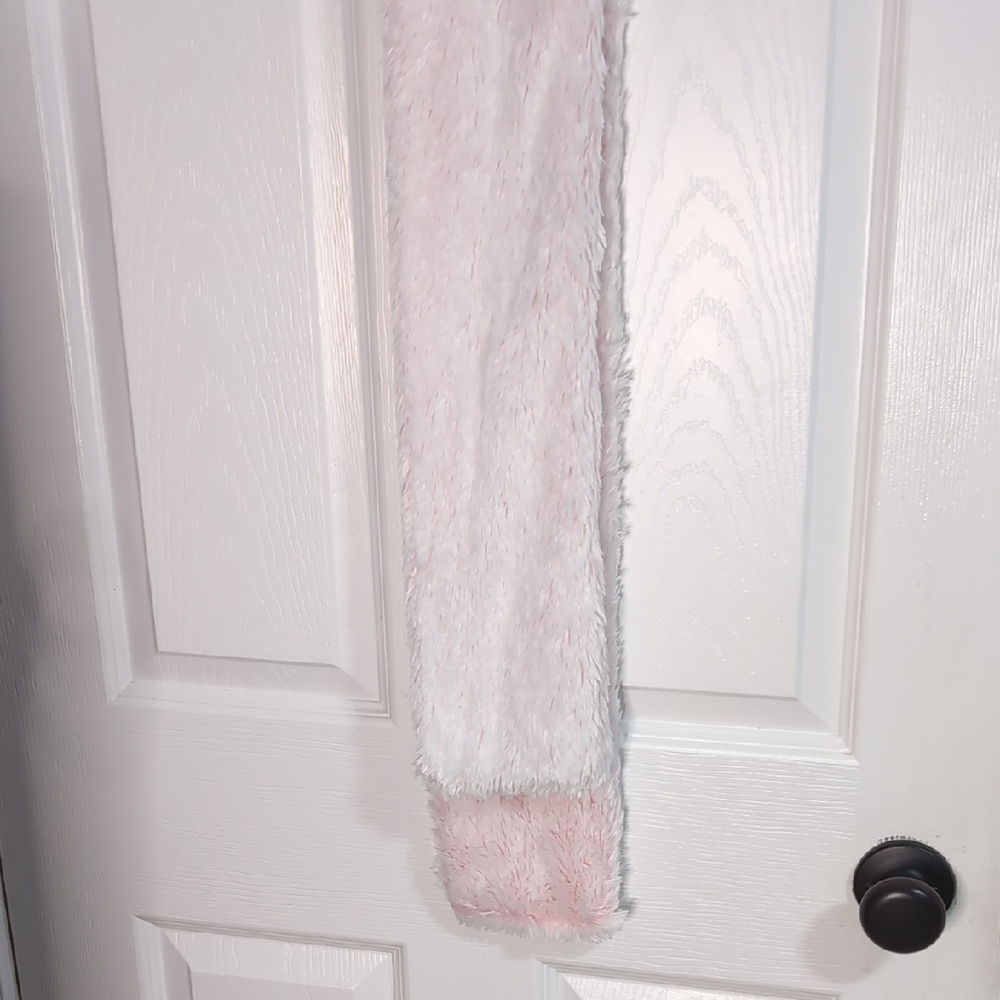 CEJON | OS - One Size | Elegant Pink Faux Fur Scarf